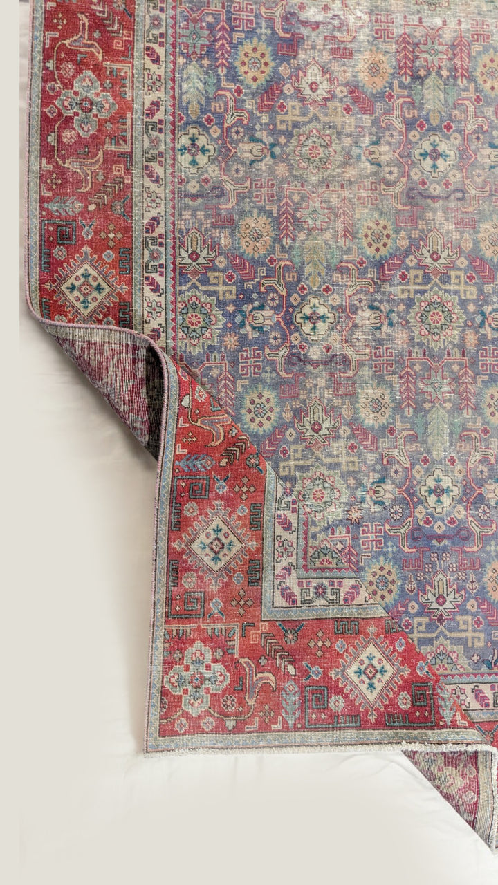 Vintique - Size: 11.9 x 8.10