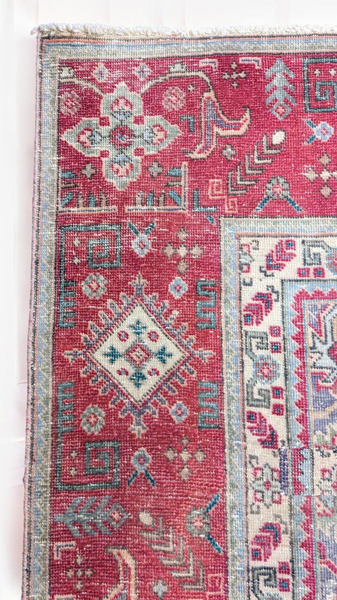 Vintique - Size: 11.9 x 8.10