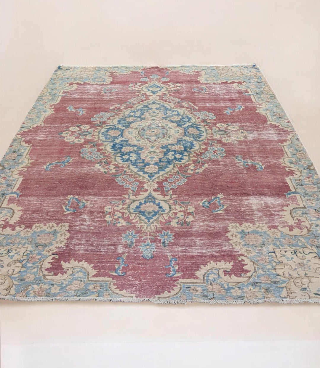 Faylen - Size: 8.11 x 6.4