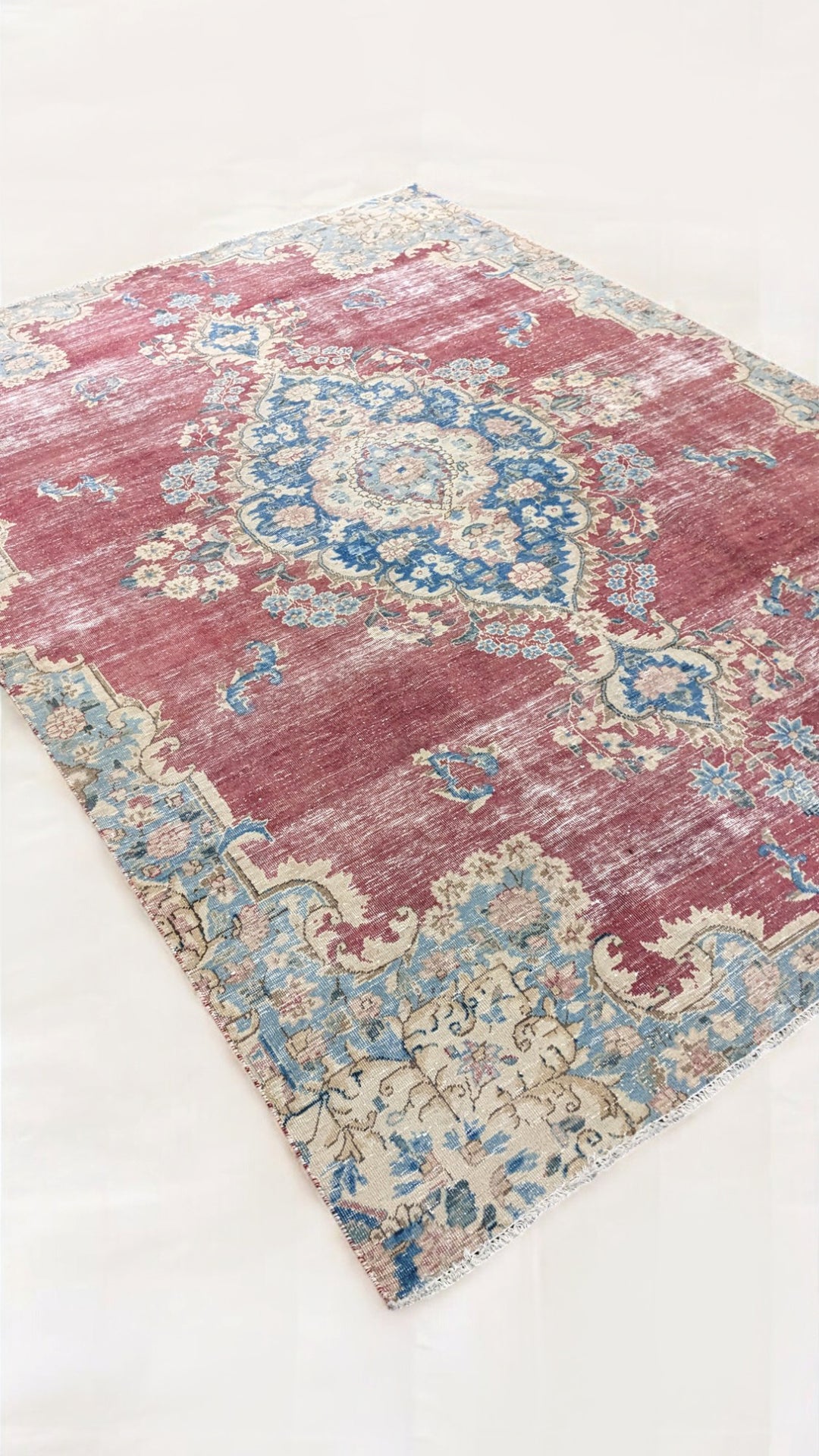 Faylen - Size: 8.11 x 6.4