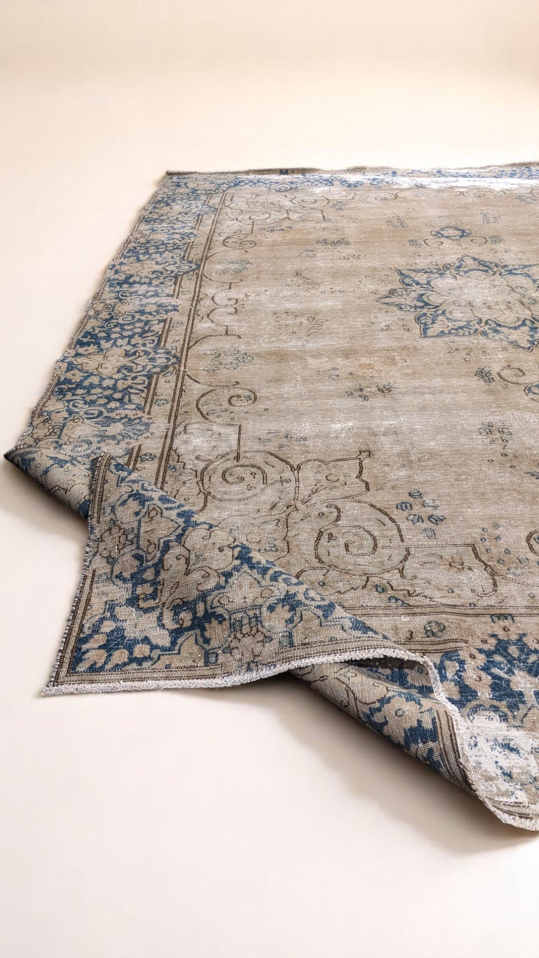 Kashan Persian Vintage Wash Rug - Size: 12.7 x 9