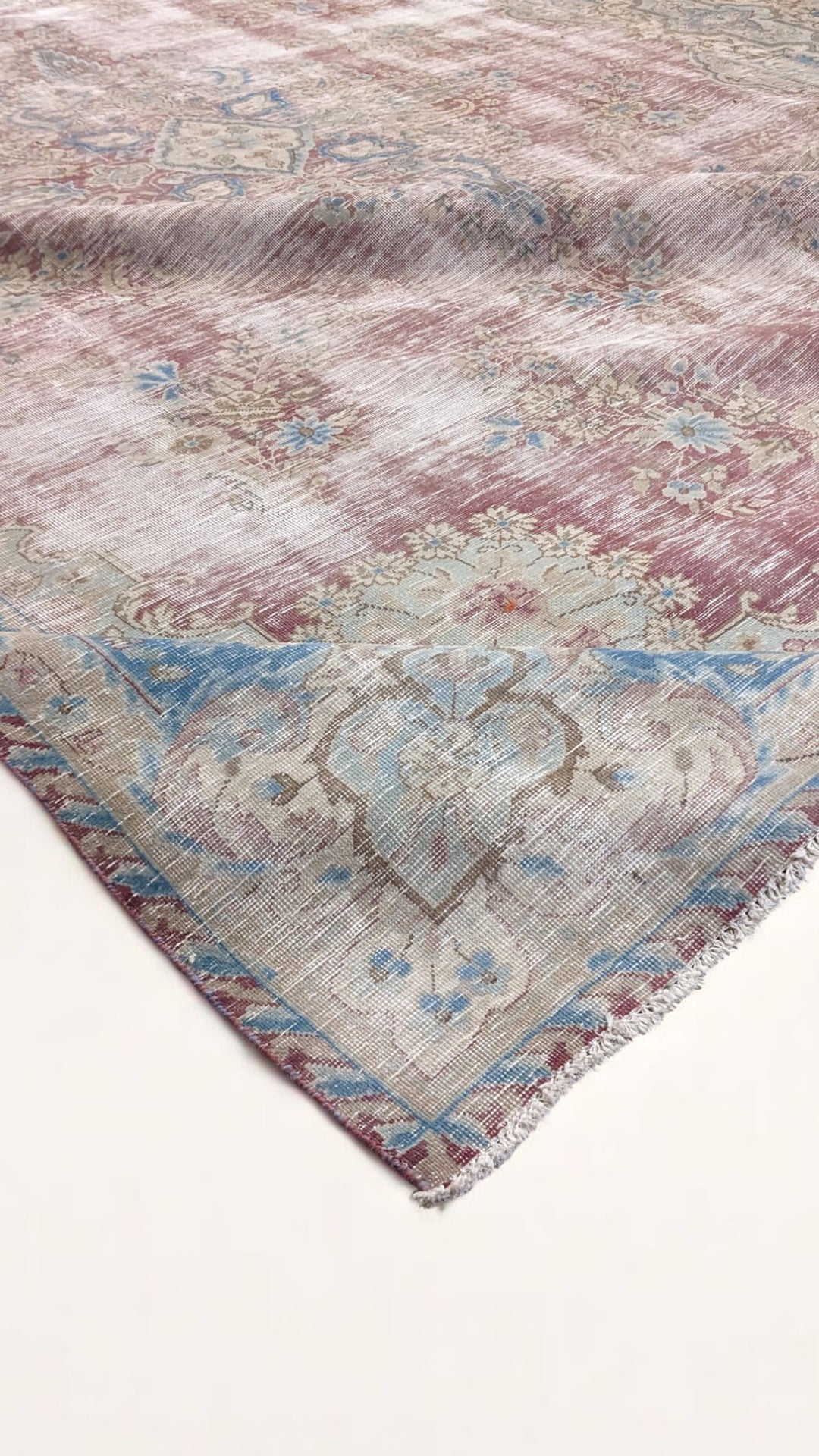 Kashan Persian Vintage Wash Rug - Size: 13.8 x 9.10