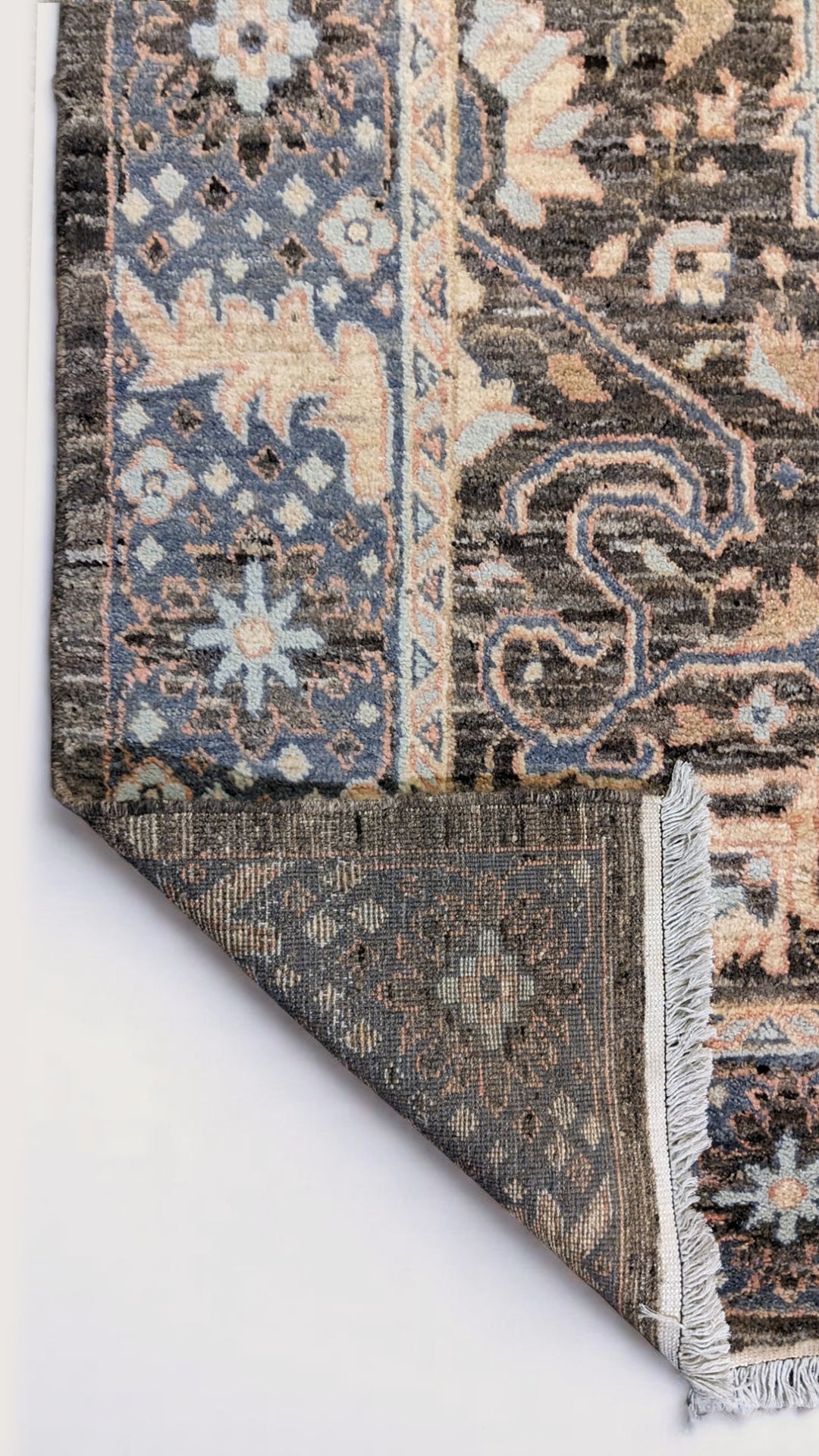 Wrealm Hand Knotted Rug - Size: 10.3 x 8.1
