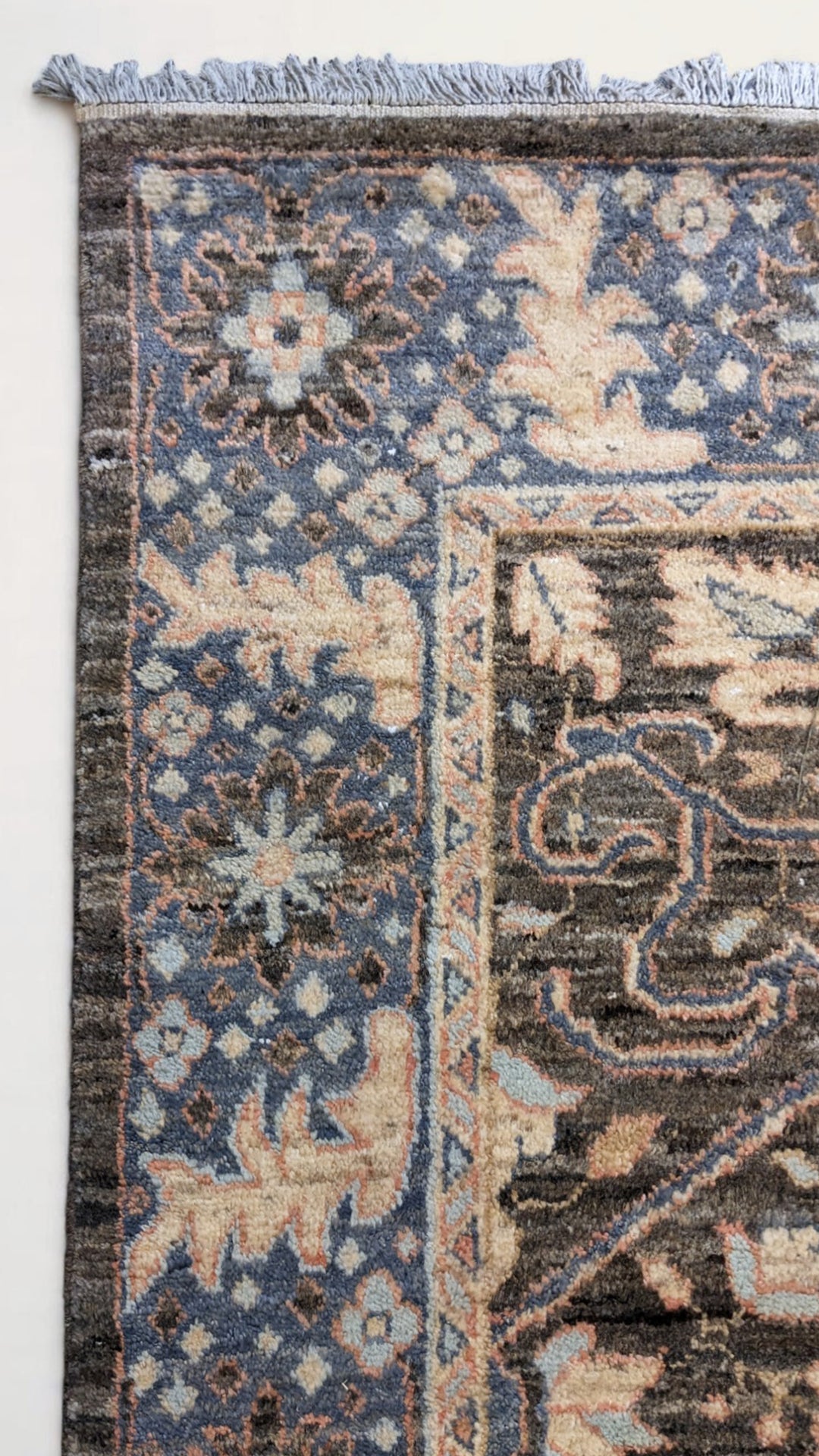 Wrealm Hand Knotted Rug - Size: 10.3 x 8.1