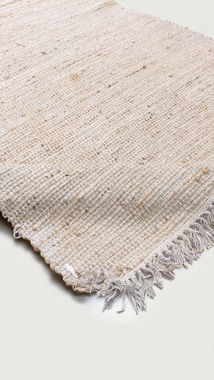 Zephi - Size: 6.7 x 4.6