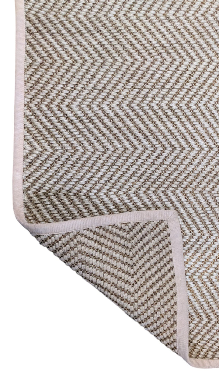 Loop Natural Jute Runner - Size: 8 x 2.7