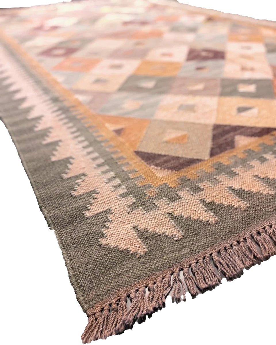 Kathy - Size: 7.10 x 5 - Imam Carpet Co