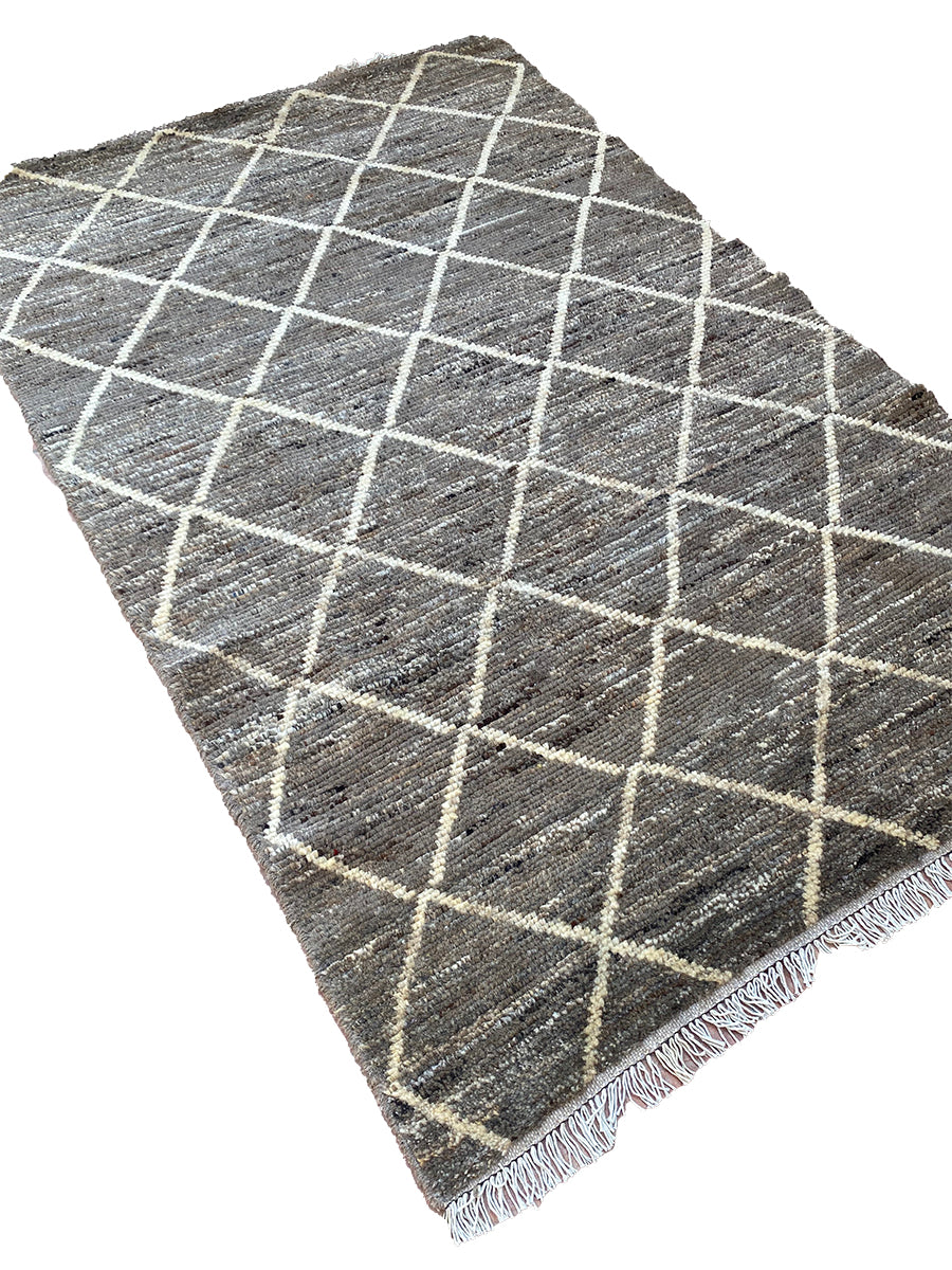 Bergen - Size: 6.1 x 4.1 - Imam Carpet Co