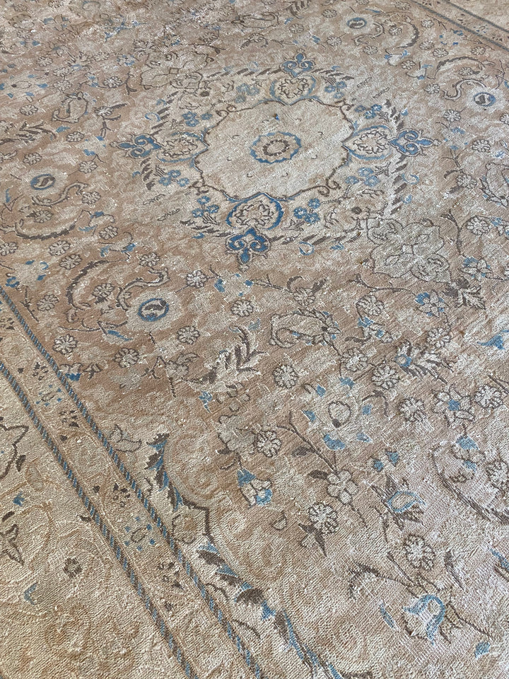 Royal - Size: 9.9 x 5.9 - Imam Carpet Co