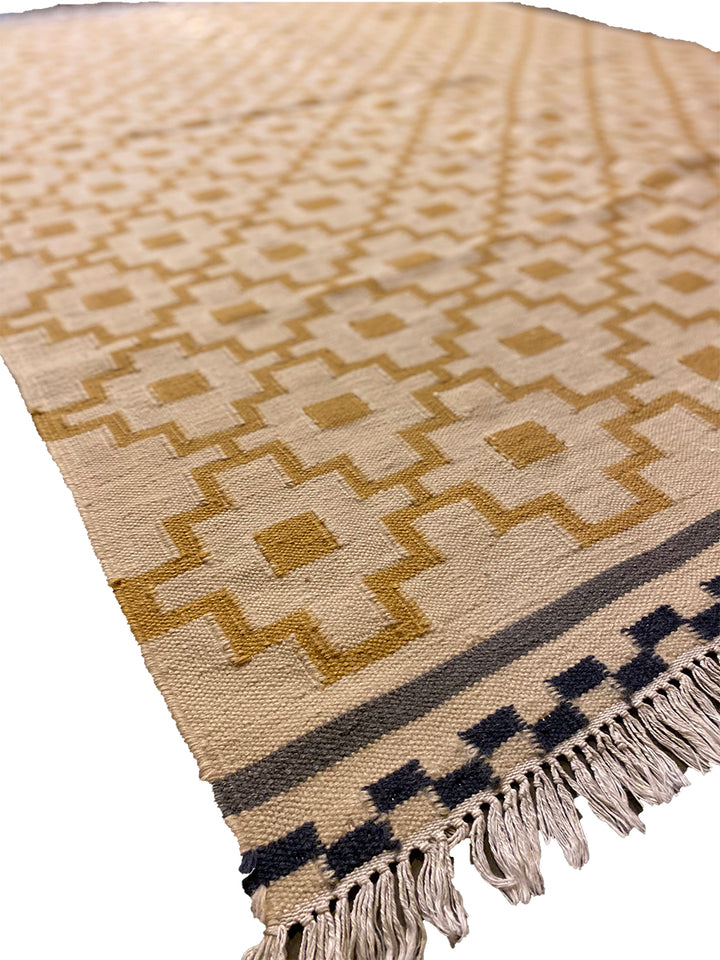 Radiance - Size: 7.9 x 5.6 - Imam Carpet Co