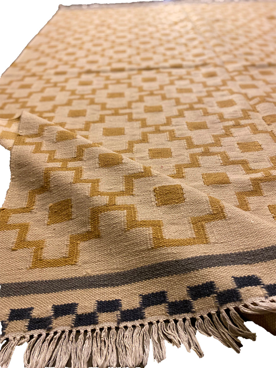 Radiance - Size: 7.9 x 5.6 - Imam Carpet Co