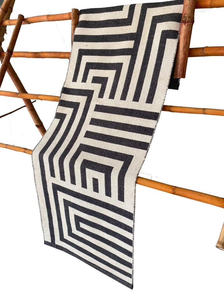 Modern Runner -Size: 6.8 x 2.2 - Imam Carpets - Online Shop