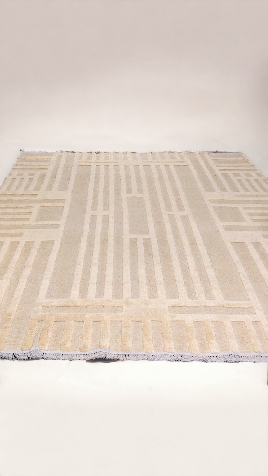 Veluxia - Size: 9.10 x 8.2 - Imam Carpet Co
