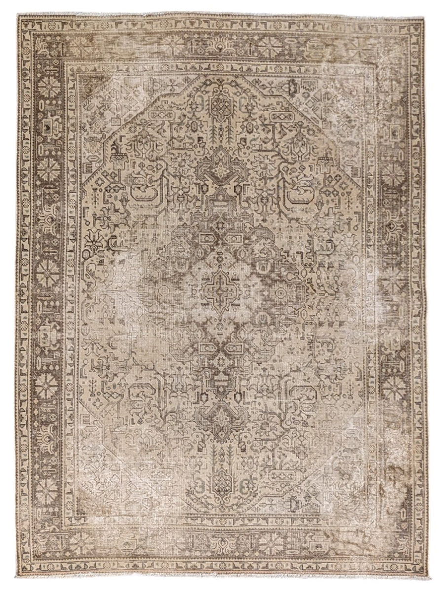 Crescenta - Size: 9.2 x 6.4