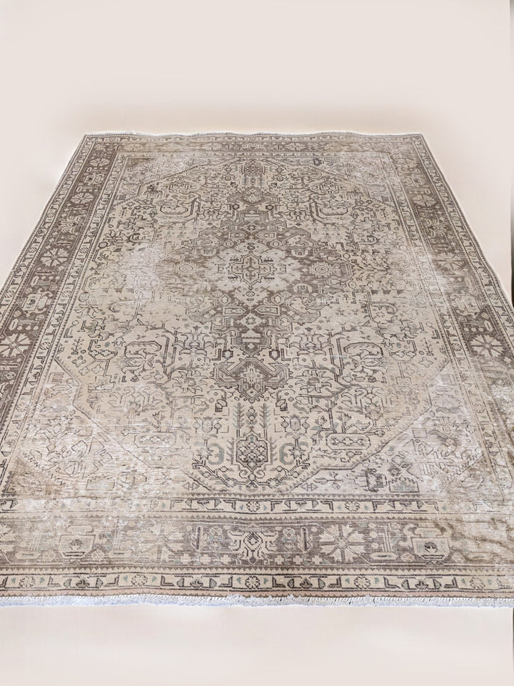 Crescenta - Size: 9.2 x 6.4