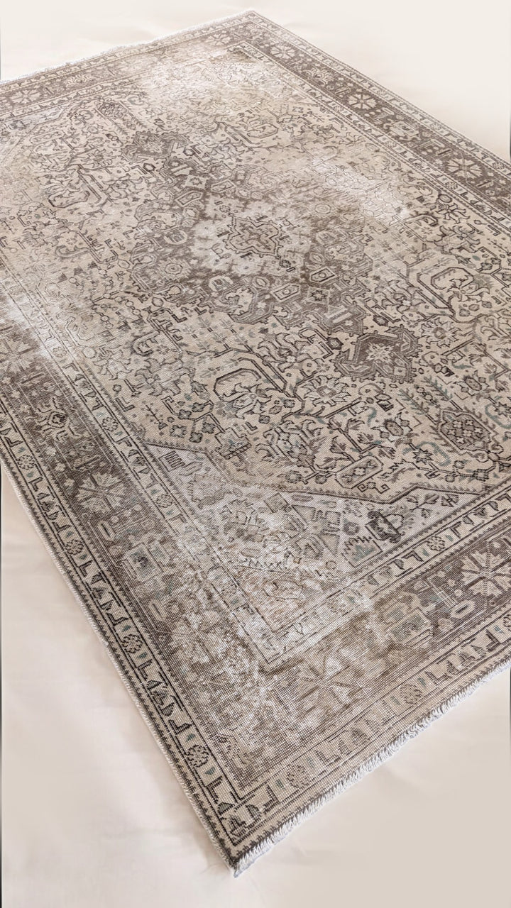 Crescenta - Size: 9.2 x 6.4