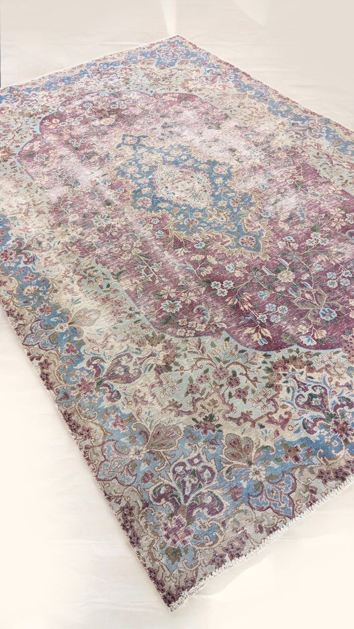 Lenora - Size: 9.10 x 6.5