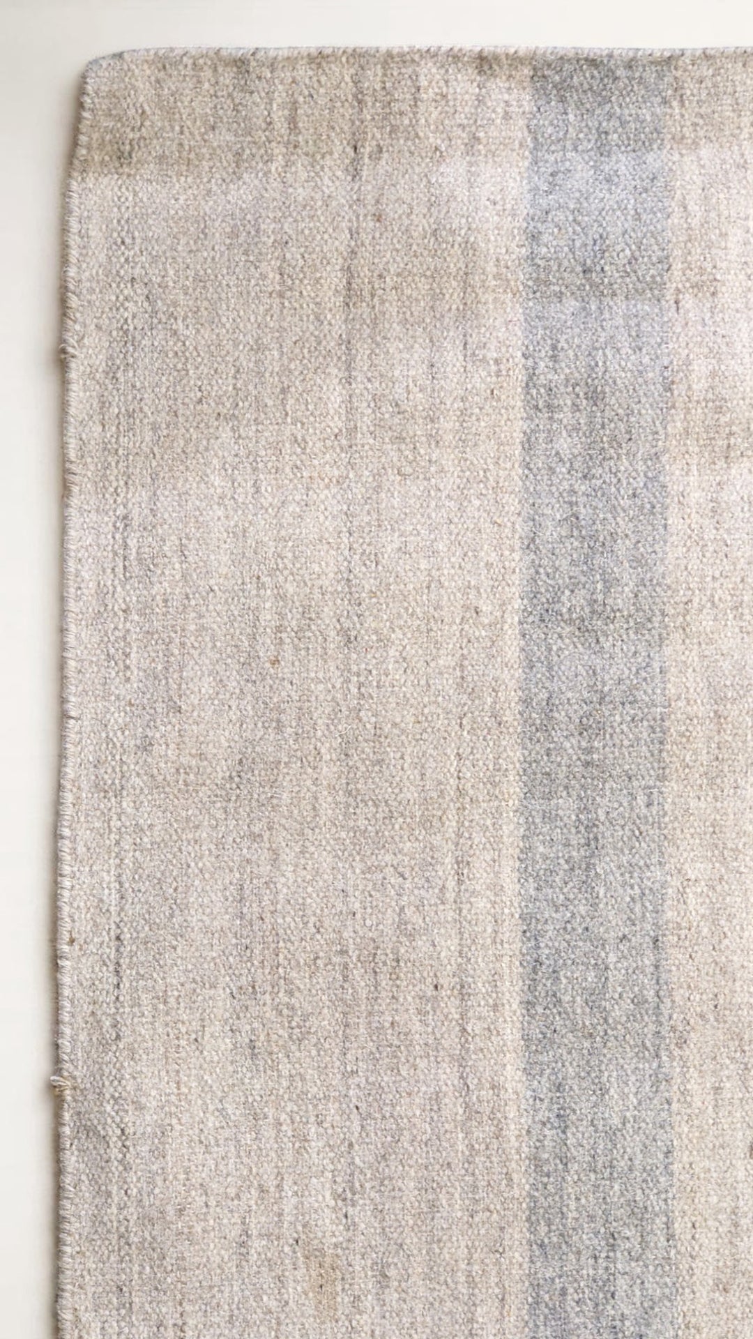 Velour Flatweave Rug - Size: 10.1 x 7.11