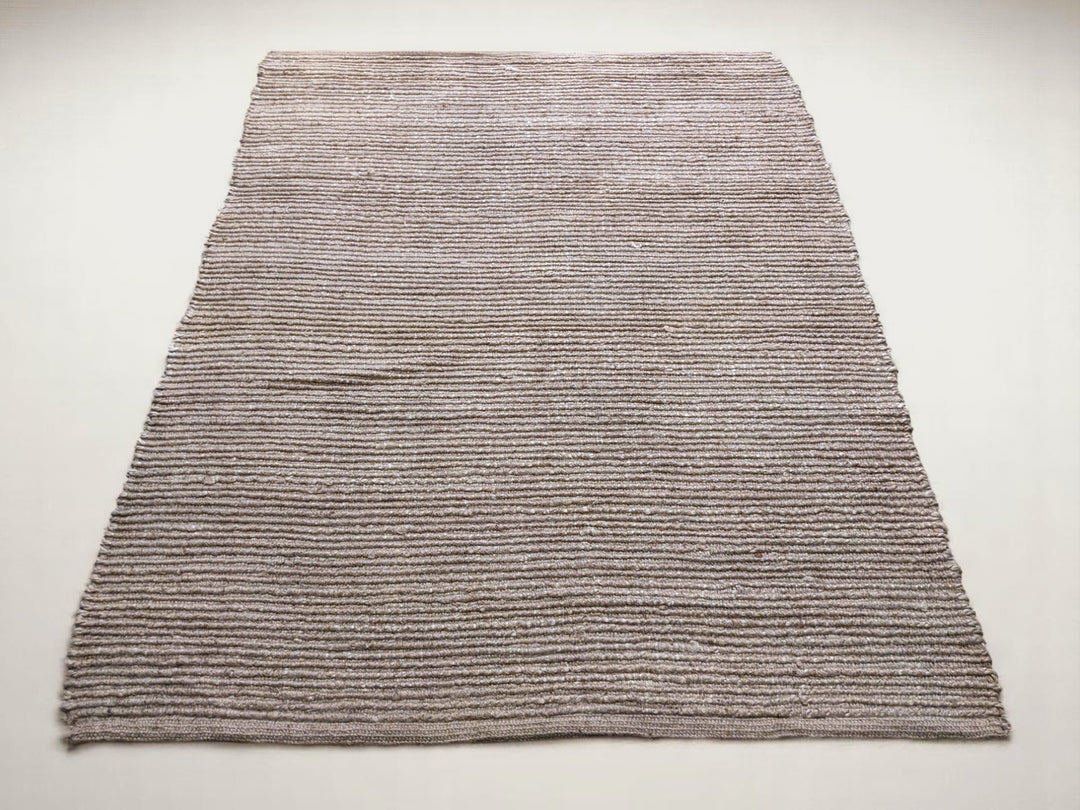 Nesta - Size: 6.6 x 4.8