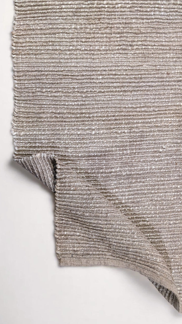 Nesta - Size: 6.6 x 4.8