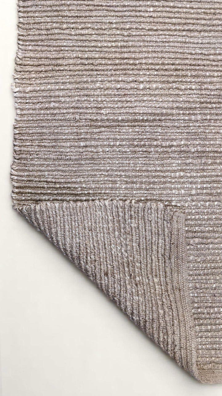 Nesta - Size: 6.6 x 4.8