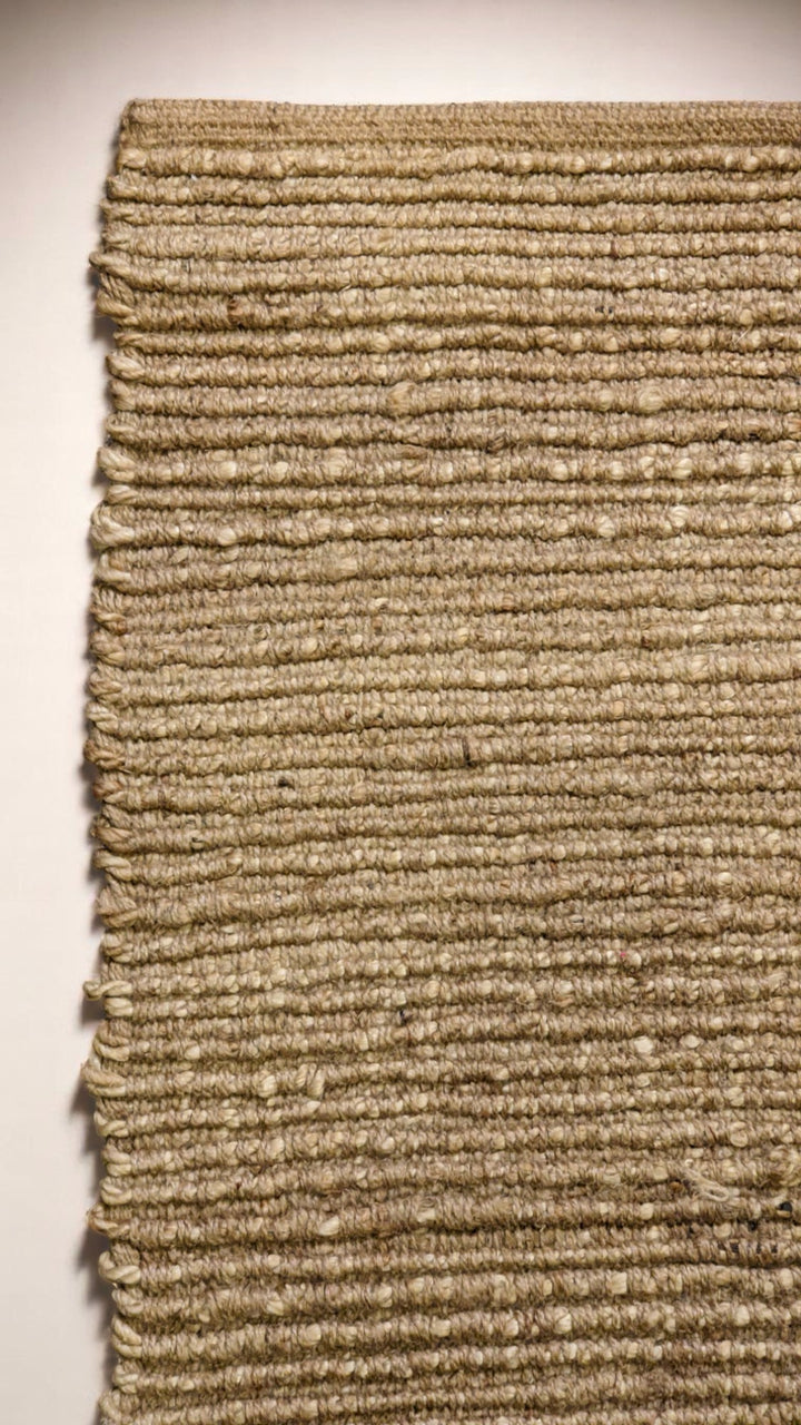 Nesta - Size: 6.6 x 4.8