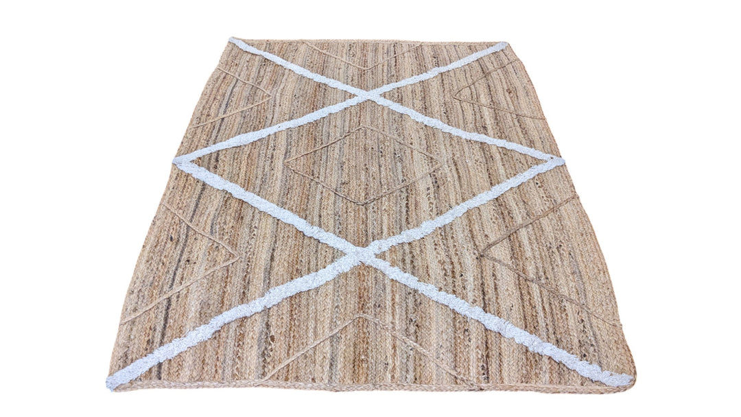 Braided Natural Jute Rug - Size: 5.7 x 4.4
