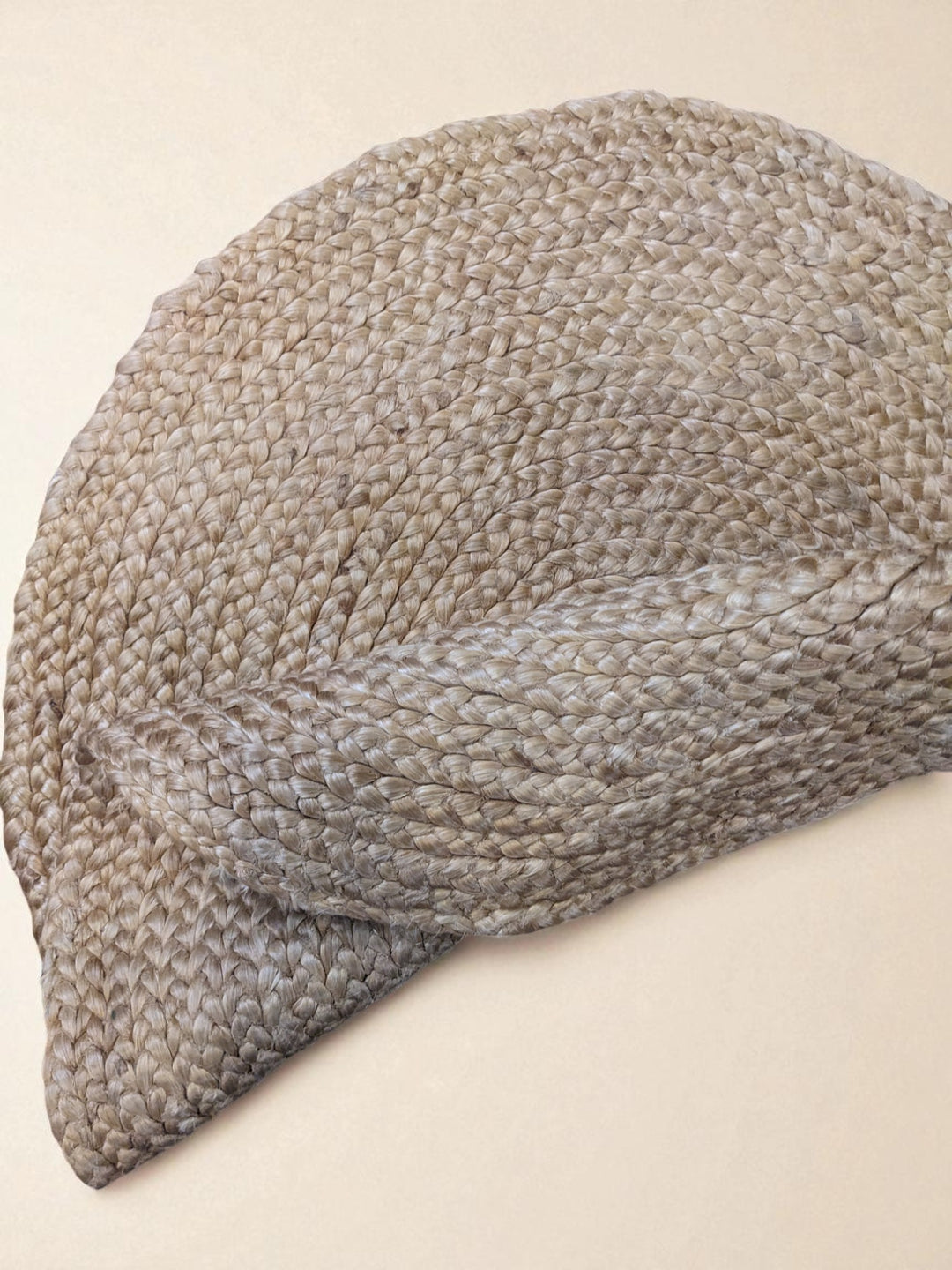 Braided Natural Round Jute Rug - Size: 2.8 x 2.8