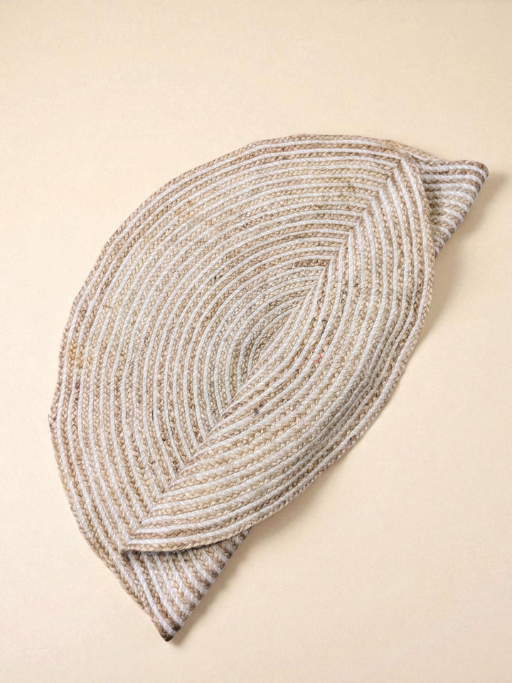 Braided Natural Round Jute Rug - Size: 3.9 x 3.9