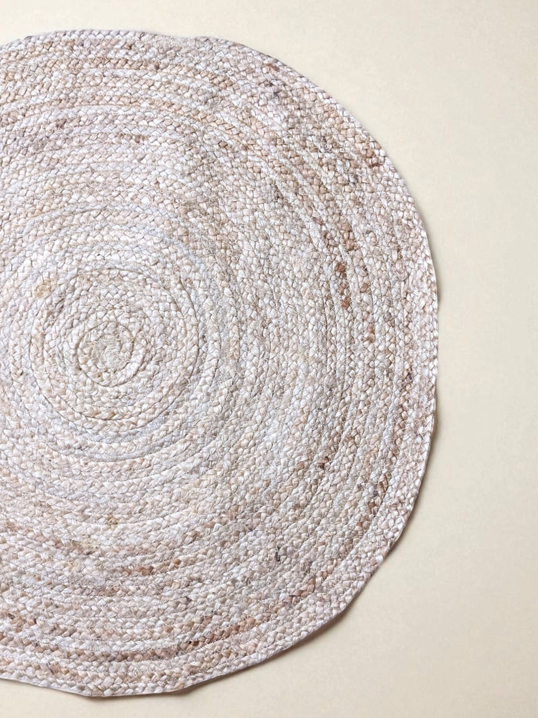 Braided Natural Round Jute Rug - Size: 2.8 x 2.8