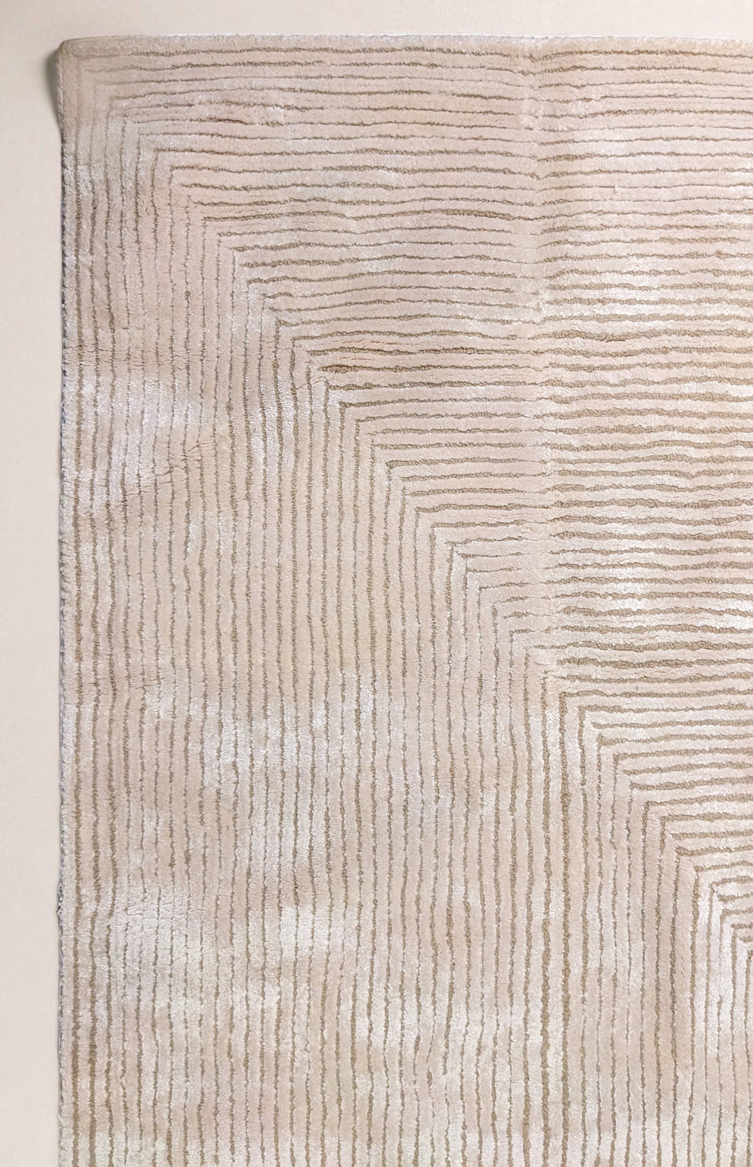 Evoa Hand Tufted Rug - Size: 10 x 7