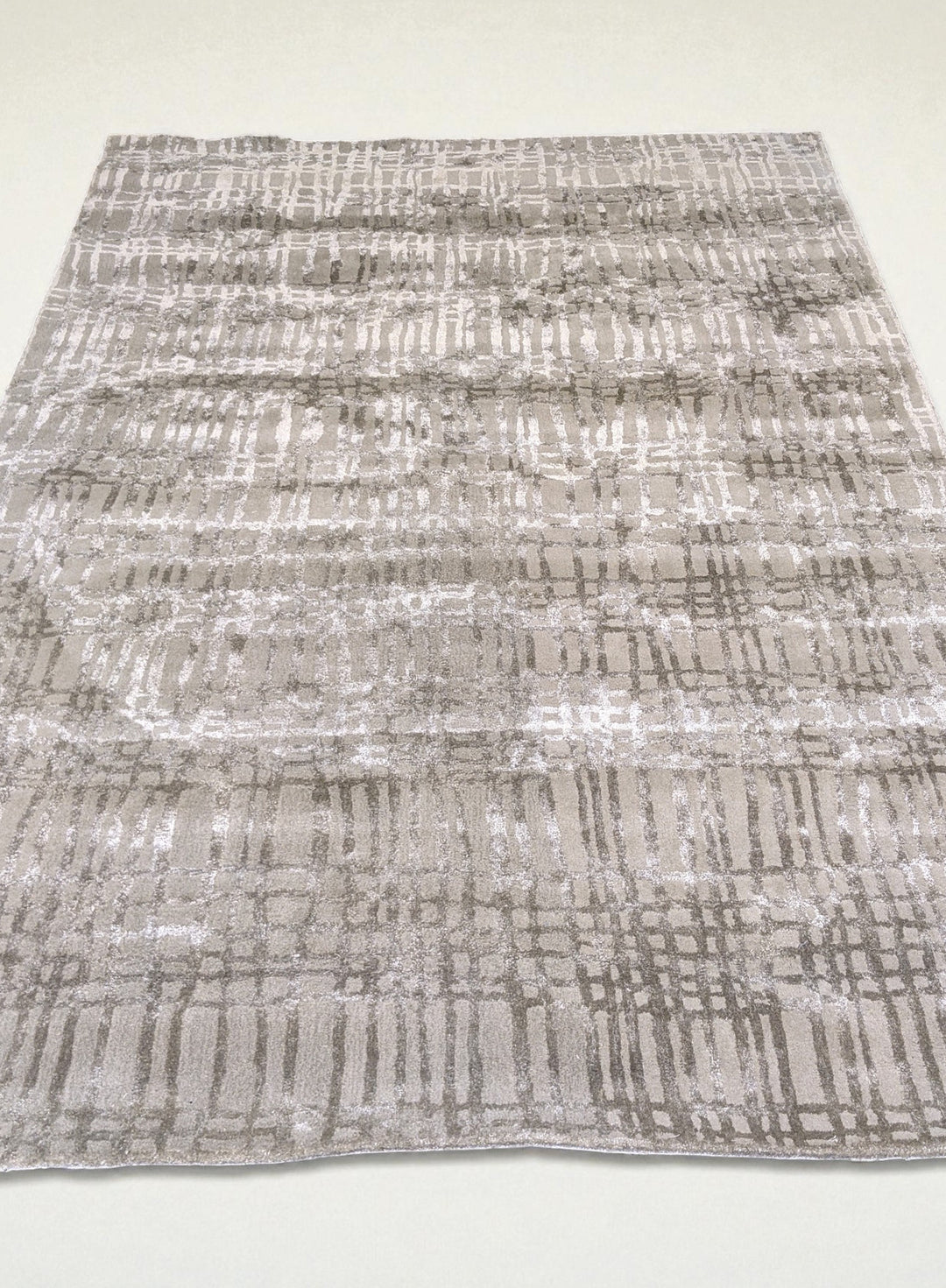 Arlo Hand Tufted Rug - Size: 9 x 6.2