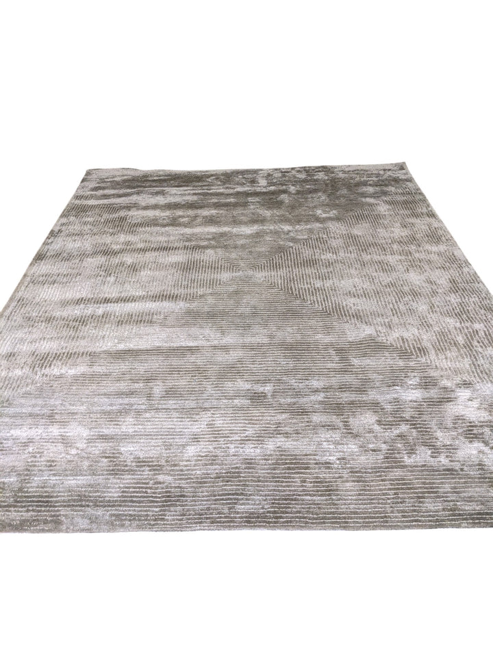 Veya Hand Tufted Rug - Size: 10 x 8