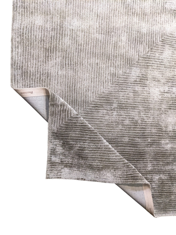 Veya Hand Tufted Rug - Size: 10 x 8