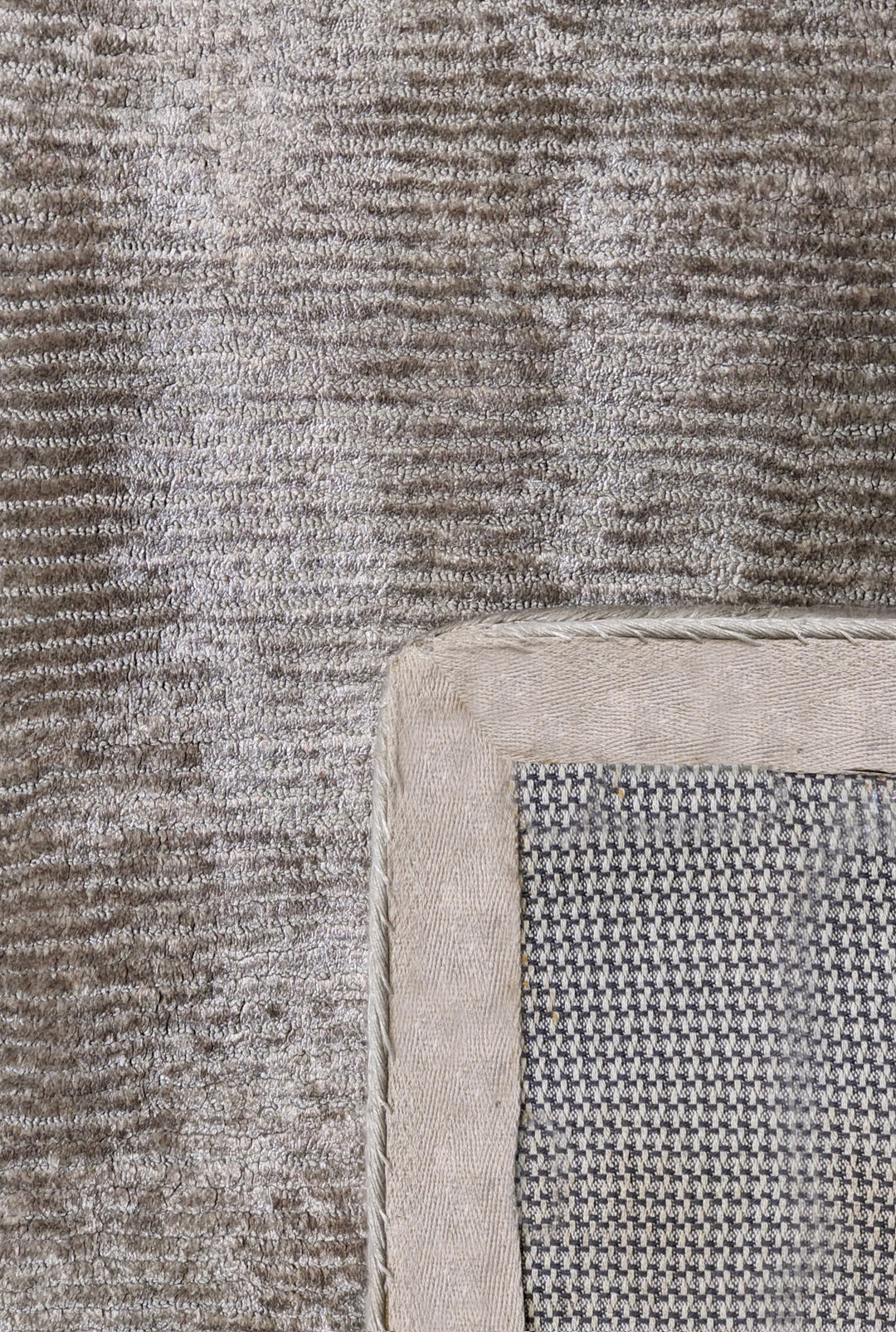 Alune Hand Tufted Rug - Size: 9 x 6.3