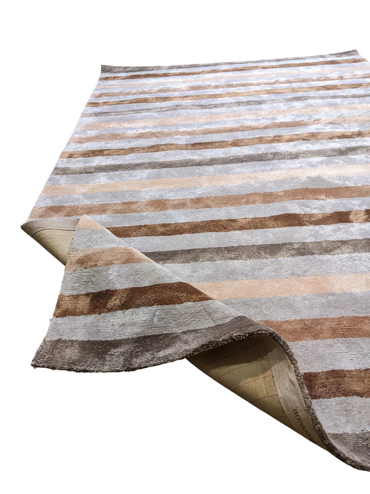 Seru Hand Tufted Rug - Size: 8.10 x 5.11