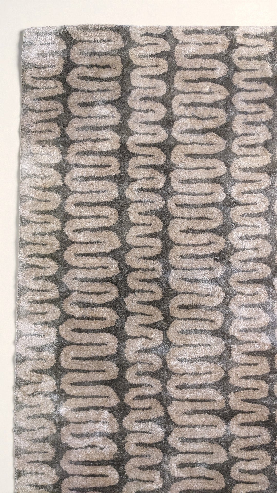 Liora Hand Tufted Rug - Size: 9.9 x 7.11