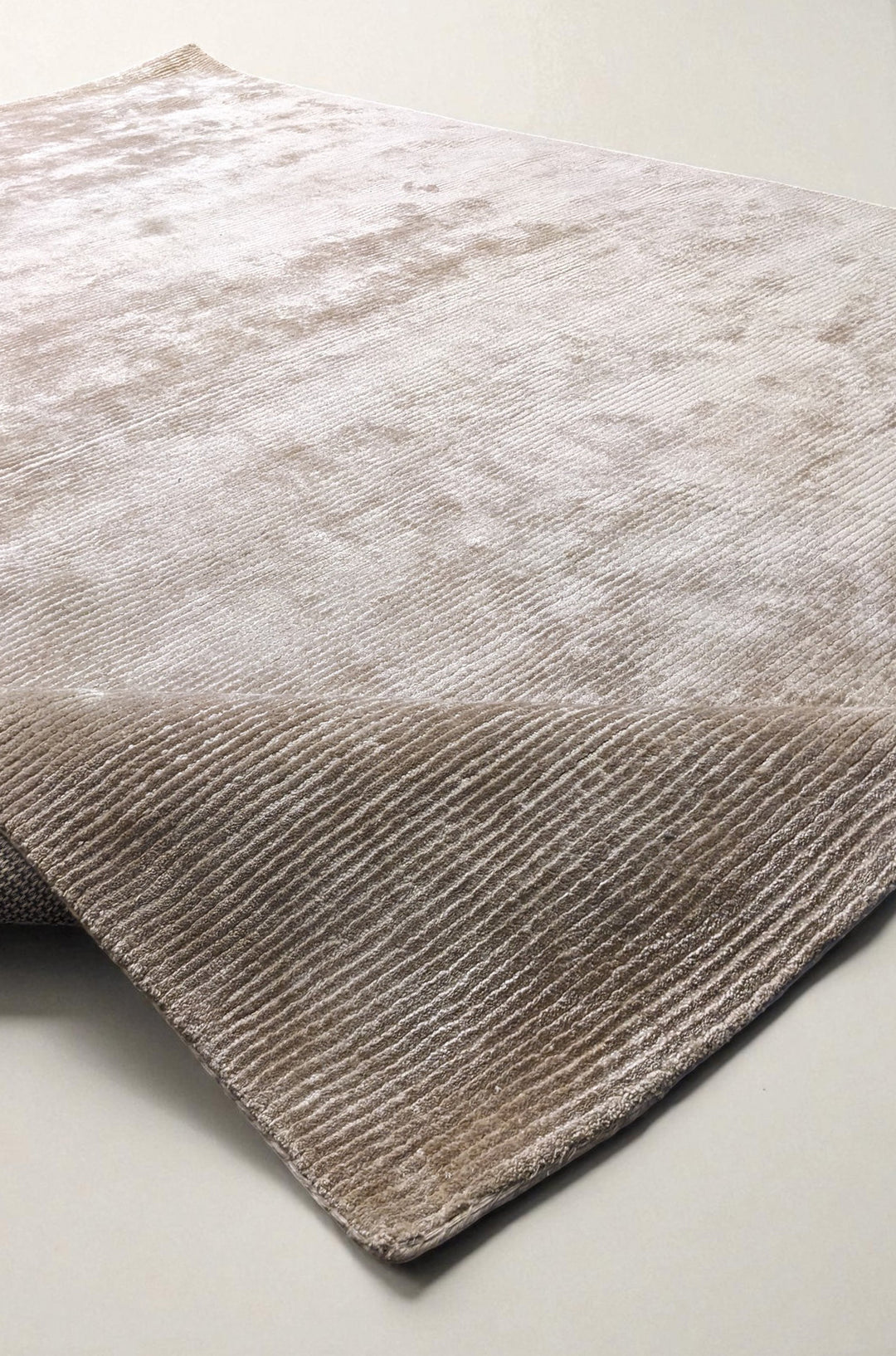 Tavi Hand Tufted Rug - Size: 10.2 x 7.1