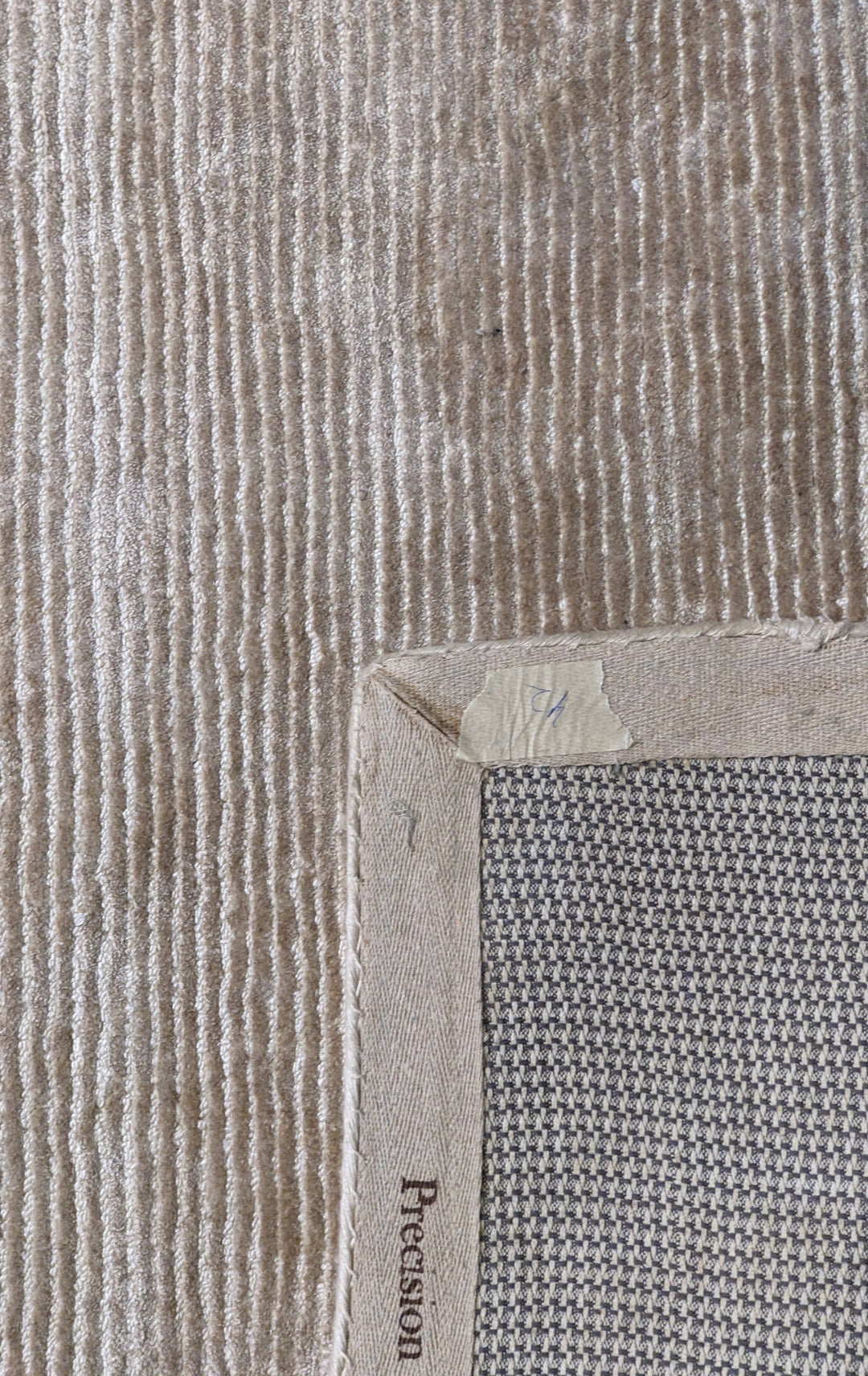 Tavi Hand Tufted Rug - Size: 10.2 x 7.1