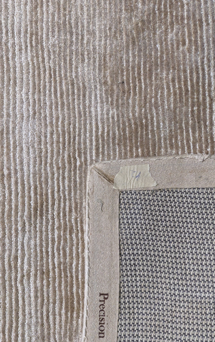 Tavi Hand Tufted Rug - Size: 10.2 x 7.1