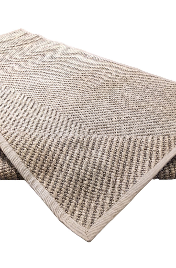 Loop Natural Jute Rug - Size: 5.10 x 4.2