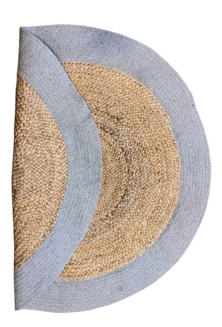 Braided Natural Round Jute Rug - Size: 2.9 x 2.9