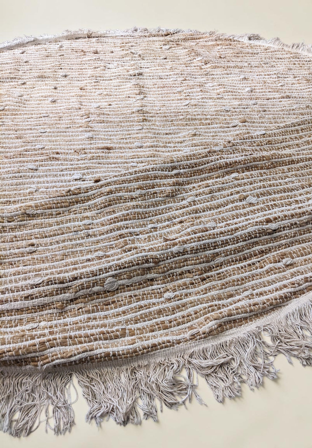 Braided Natural Round Jute Rug - Size: 5.9 x 5.9