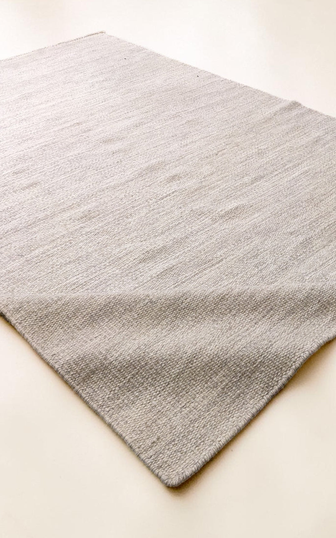 Modern Flatweave Rug - Size: 7.5 x 5.3