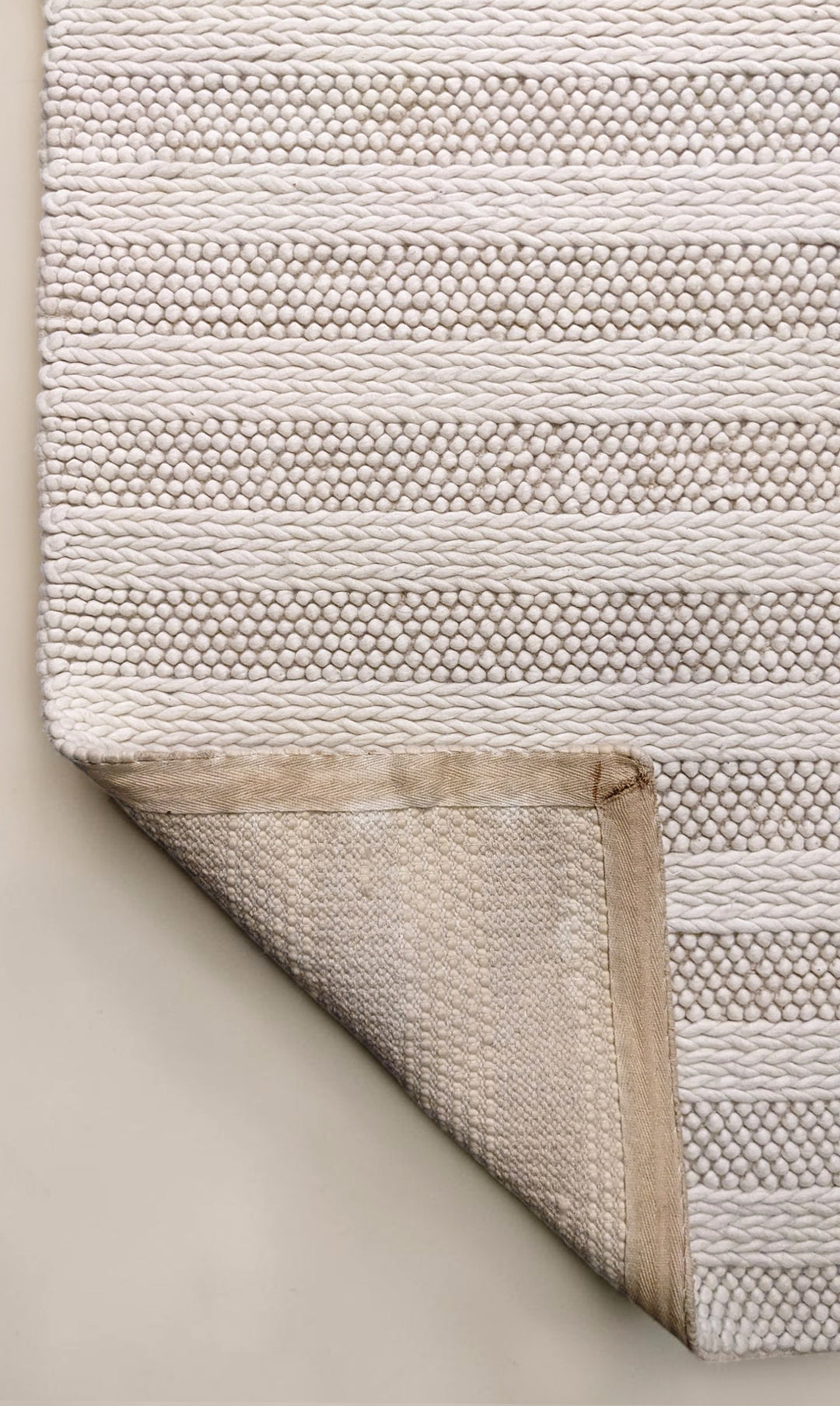Damro Modern Textured Wool Rug - Size: 7.2 x 4.10