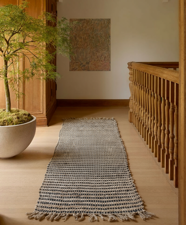Braided Natural Jute Rug - Size: 4.9 x 2.3