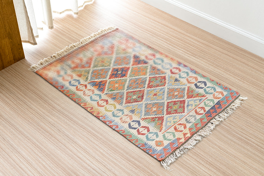 Samiha - Size: 4.8 x 3.2 - Imam Carpet Co