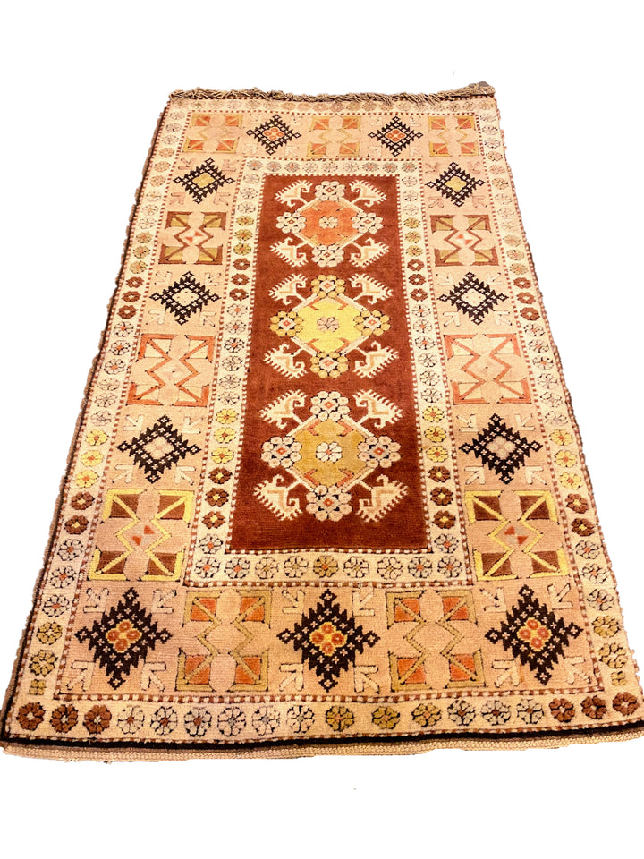 Esme - Size: 5.4 x 3.2 - Imam Carpet Co