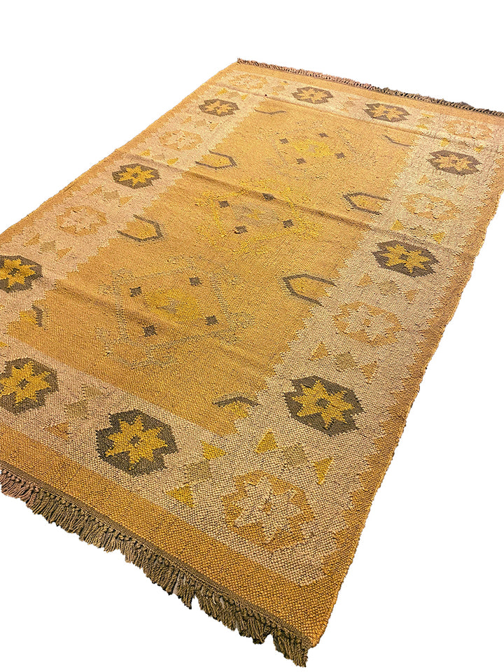 Gole - Size: 5.4 x 3.6 - Imam Carpet Co