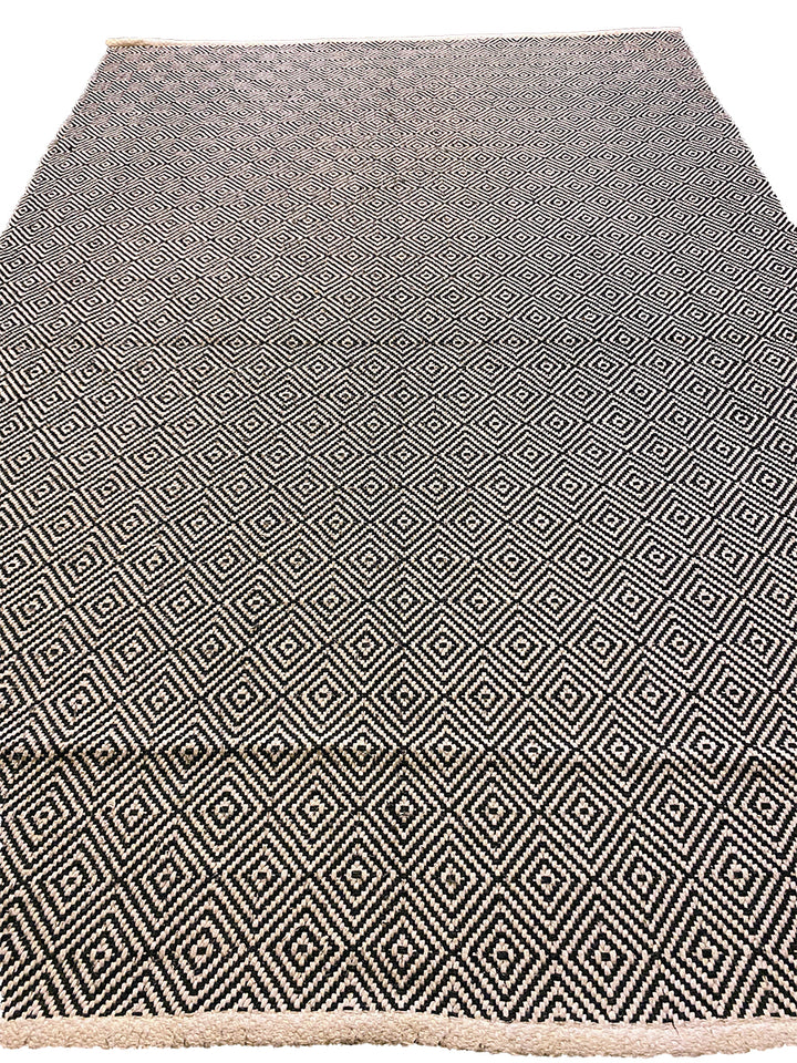 Essence - Size: 5.8 x 3.9 - Imam Carpet Co